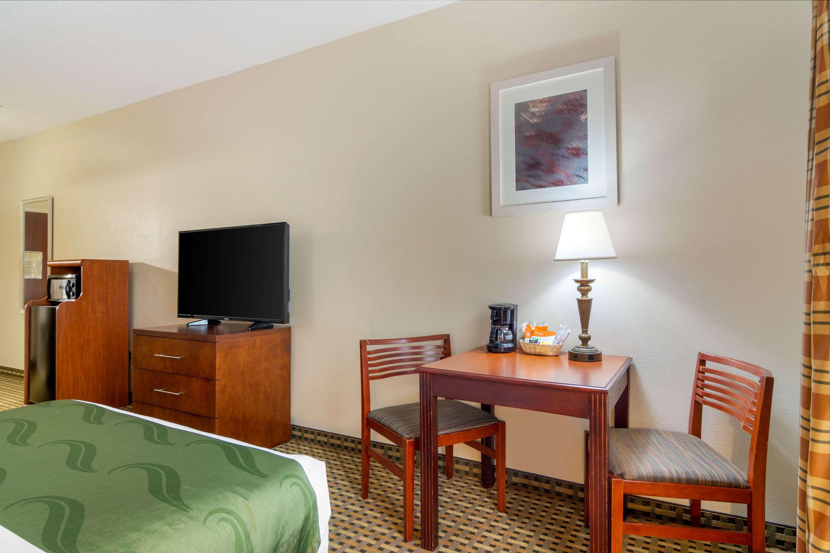 Quality Inn & Suites Decatur - Atlanta East Литония Экстерьер фото