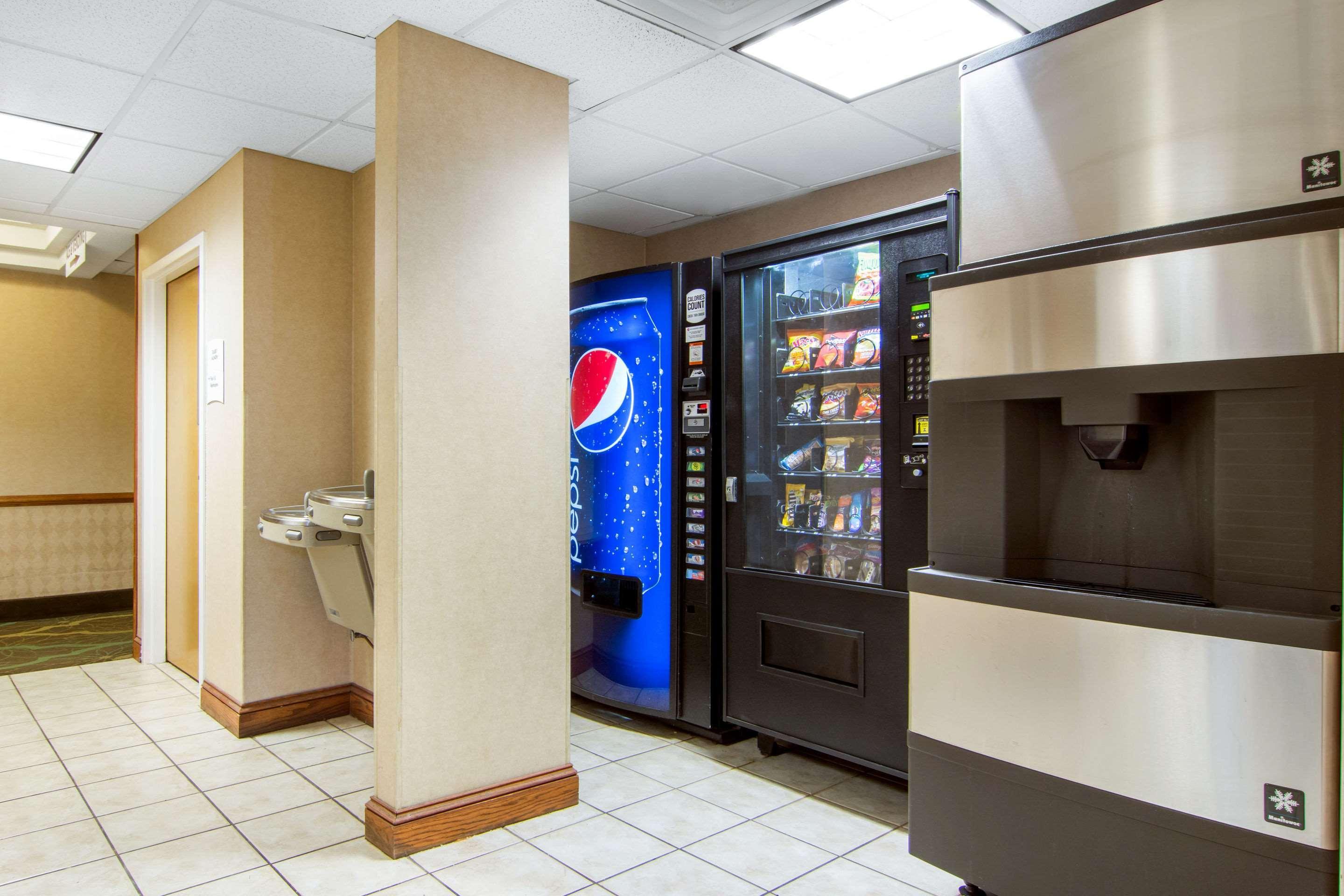 Quality Inn & Suites Decatur - Atlanta East Литония Экстерьер фото